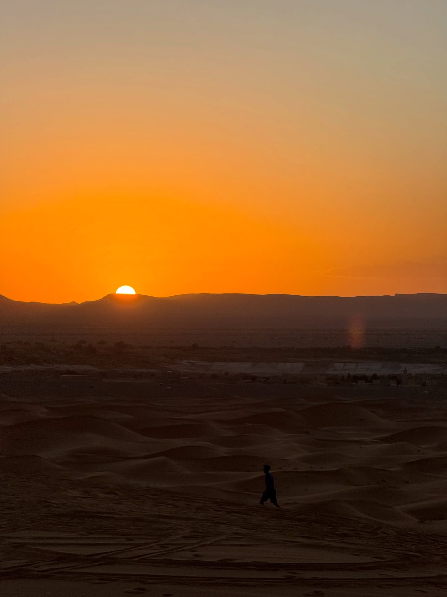 The Sahara Sunrise: Why Dawn Beats Sunset in the Dunes