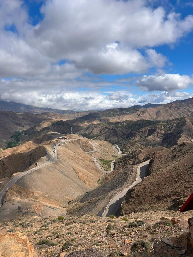 How to Hire a Reliable Driver in Morocco (From People Who Employ Them)