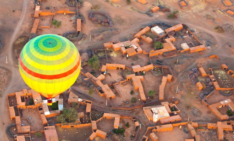 Balloon at dawn, afternoon at leisure