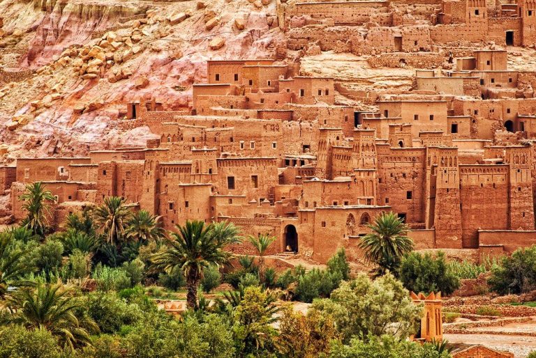 Hidden oases to Aït Ben Haddou