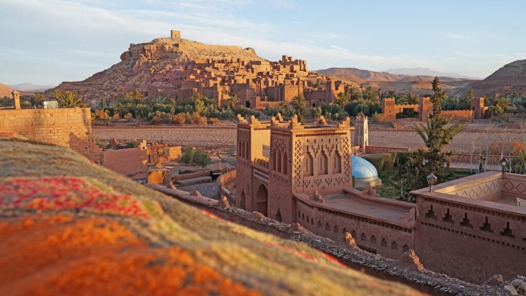 The kasbah road to Aït Ben Haddou